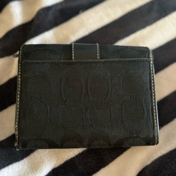 Coach - Picture 16 of 16